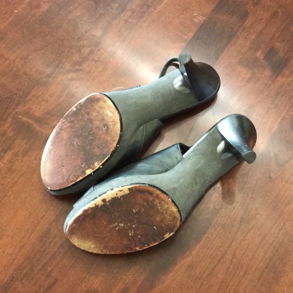 Ladies Nine West shoes - Picture 3 of 5